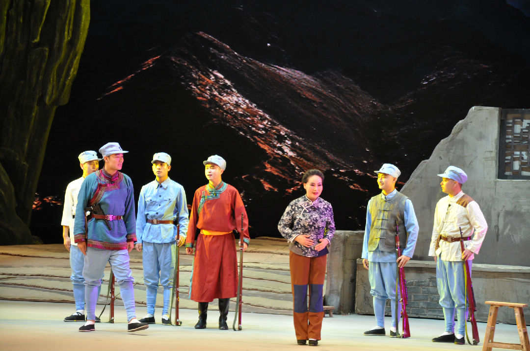 斯洛文尼亚队临危不惧,追逐胜利,振奋人心 斯洛文尼亚队临危不惧,追逐胜利,振奋人心