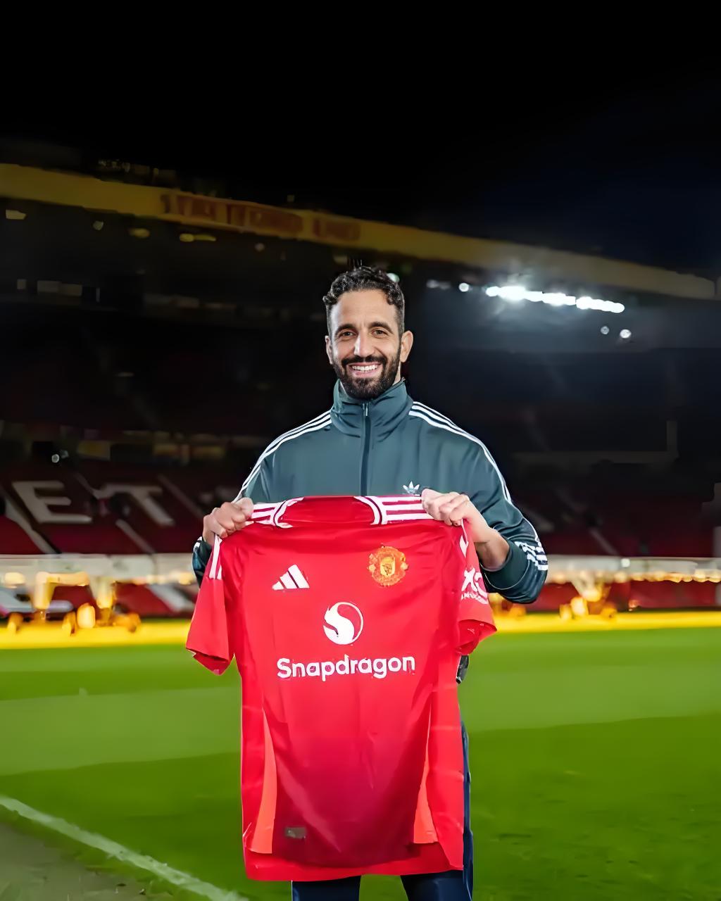 曼联主场十连胜，逼近榜首位置，表现亮眼