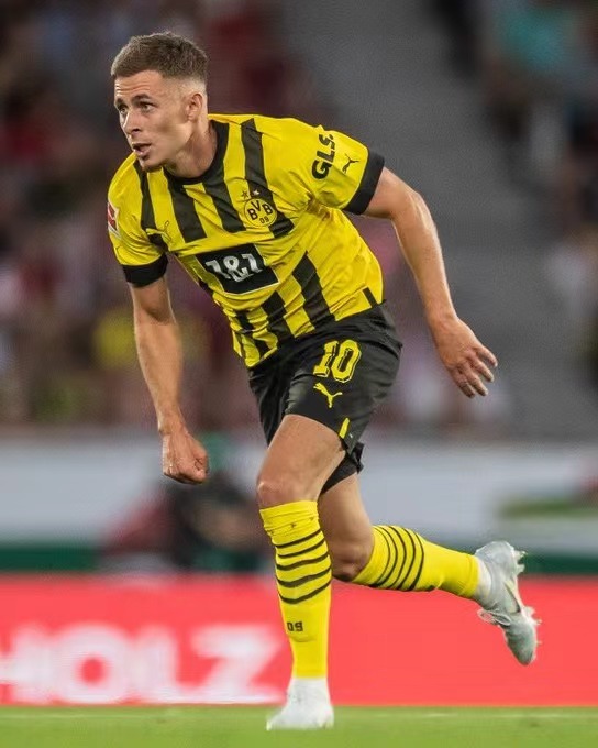 阿扎尔可能因伤无法参加接下来的比赛，稳步上升