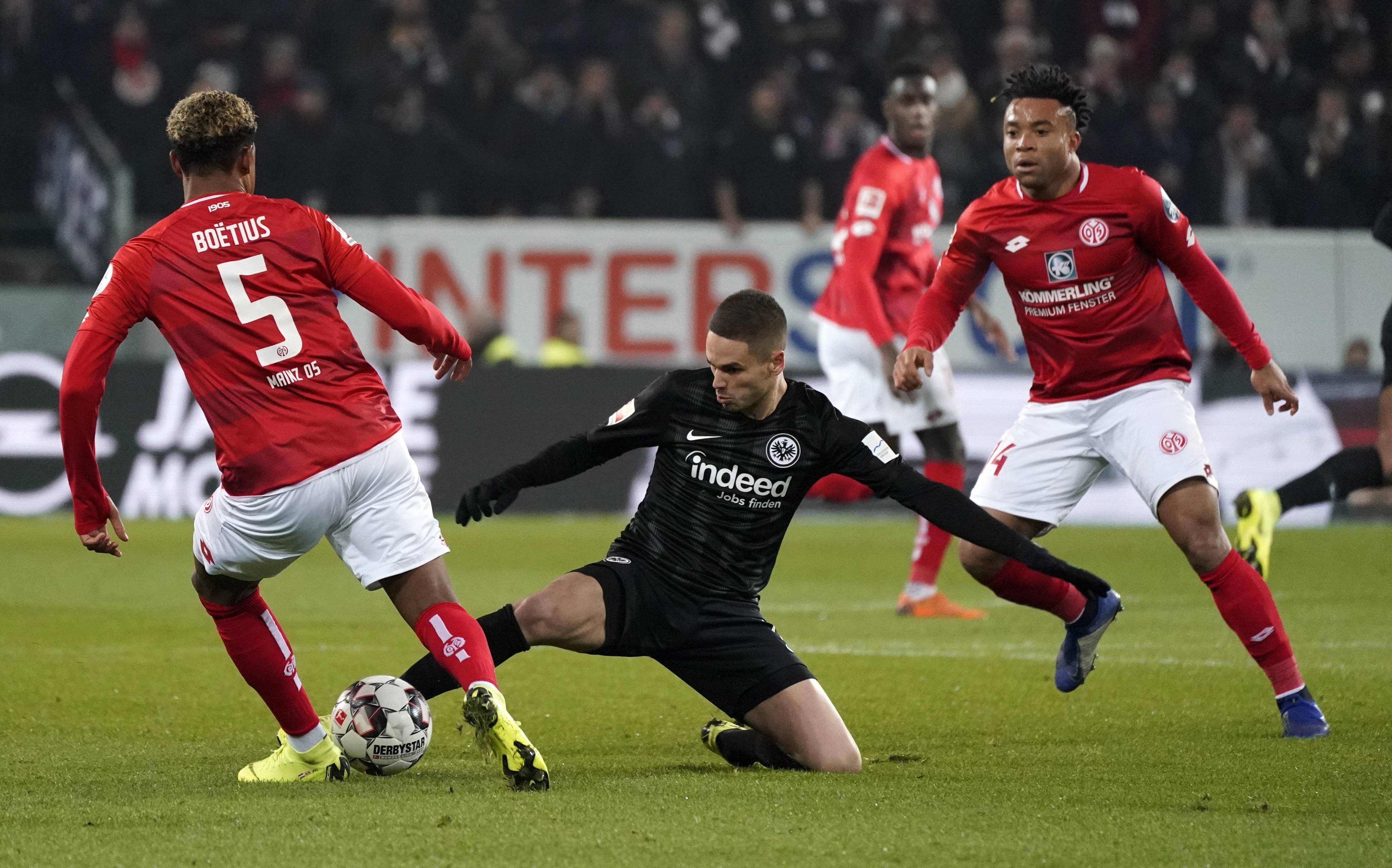 美因茨客场击败对手，夺得关键胜利，势不可挡