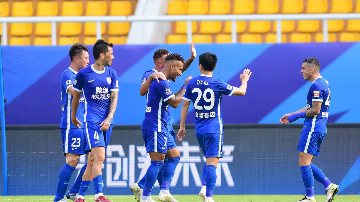 法兰霍夫莱姆迎来转机,主场势如破竹领跑积分榜,士气大振 法兰霍夫莱姆迎来转机,主场势如破竹领跑积分榜,士气大振