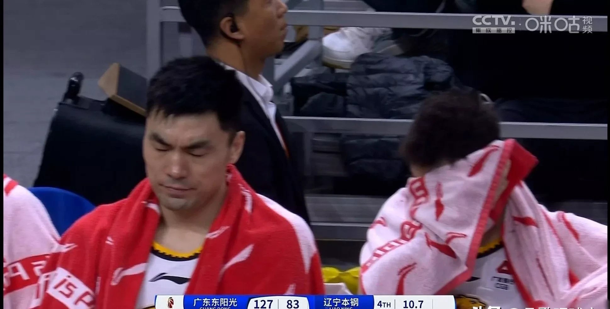 团结拼搏！球队临危不乱，绝地逆转比赛，士气大振的简单介绍