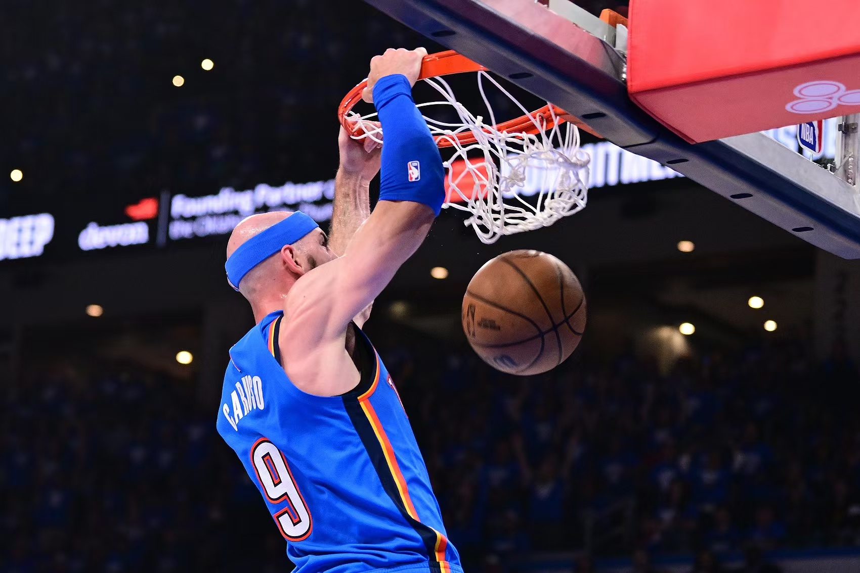 篮球赛事再度开启,球员瞬间爆发惊人实力,士气大振 篮球赛事再度开启,球员瞬间爆发惊人实力,士气大振