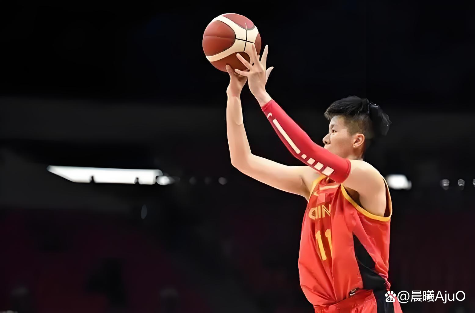 包含球队举办季前热身赛,备战新赛季开局,表现亮眼的词条 包含球队举办季前热身赛,备战新赛季开局,表现亮眼的词条