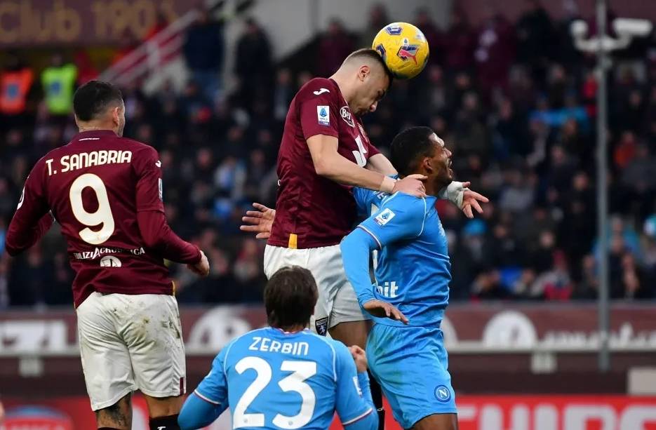 那不勒斯主场大胜，壮气冲天，全场震撼的简单介绍