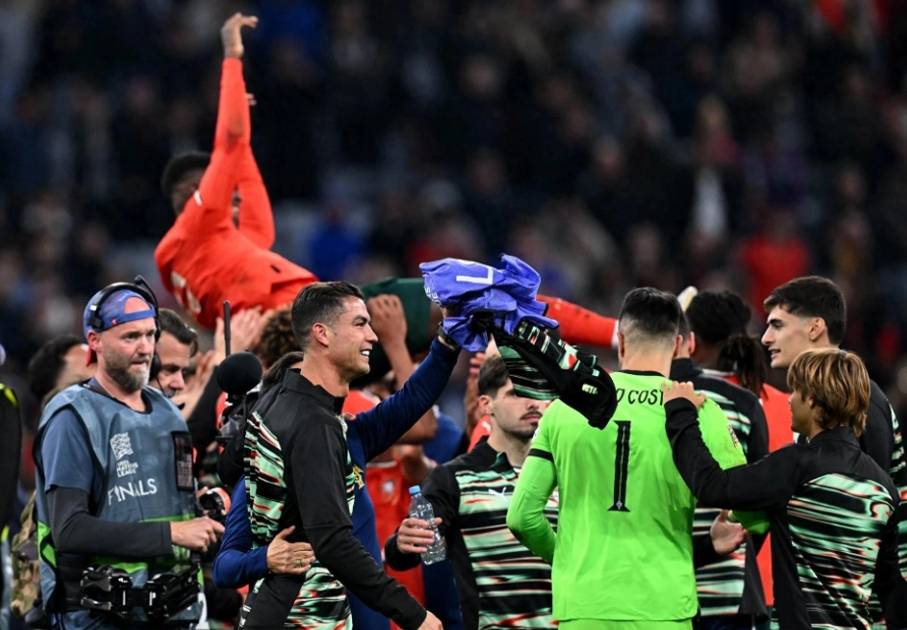 包含威尔士国家队在比赛中展现出强大实力，战绩斐然的词条