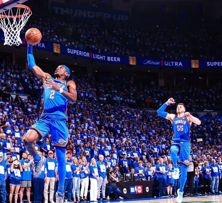 关于骑士惊险力克灰熊，塔图姆季后赛表现抢眼，全场震撼的信息