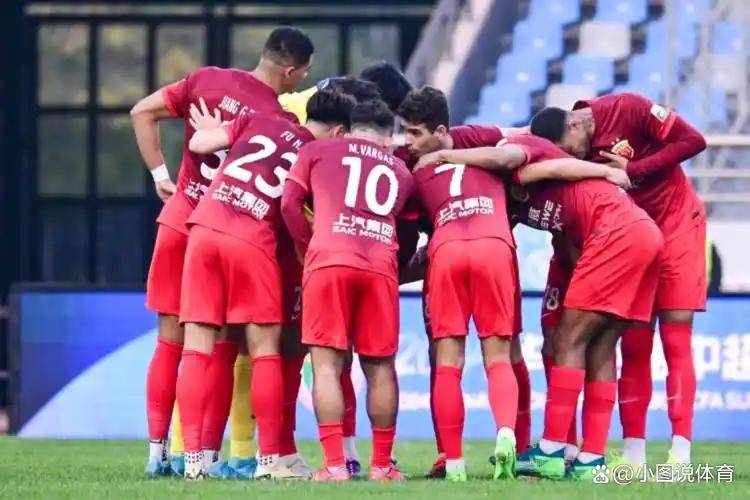 绿地申花客场奋力追分难舍亚冠席位,全场震撼 绿地申花客场奋力追分难舍亚冠席位,全场震撼