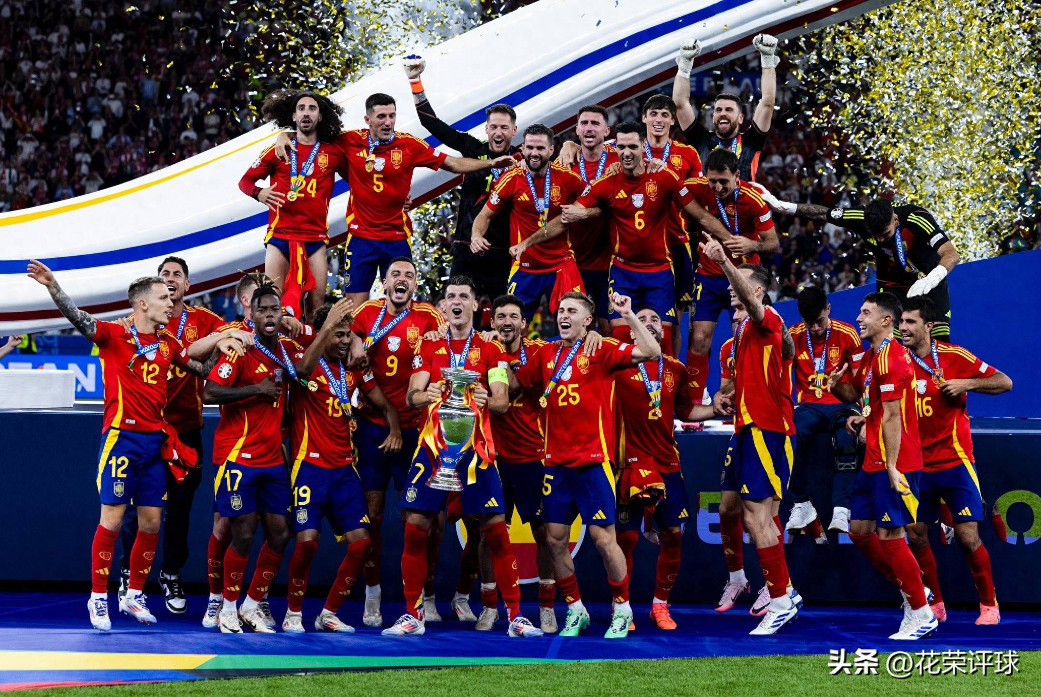 欧洲足球职业联赛上演激动人心对决,振奋人心的简单介绍 欧洲足球职业联赛上演激动人心对决,振奋人心的简单介绍