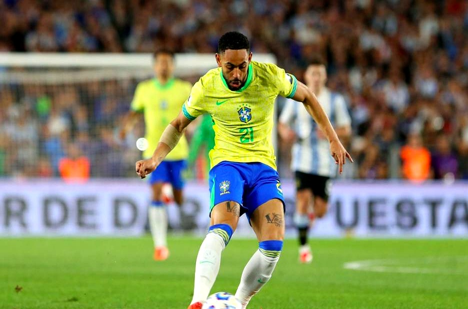 里昂前锋状态火爆，已连续五场比赛破门得分，气势如虹的简单介绍