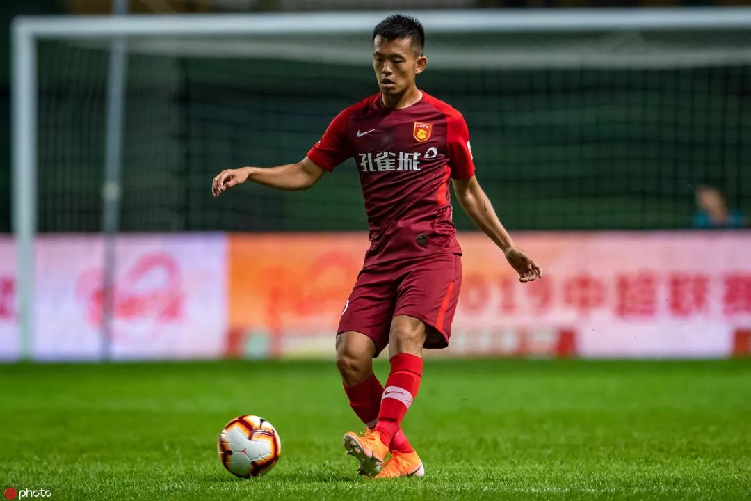 广州富力客场迎战河北华夏幸福,气势如虹 广州富力客场迎战河北华夏幸福,气势如虹