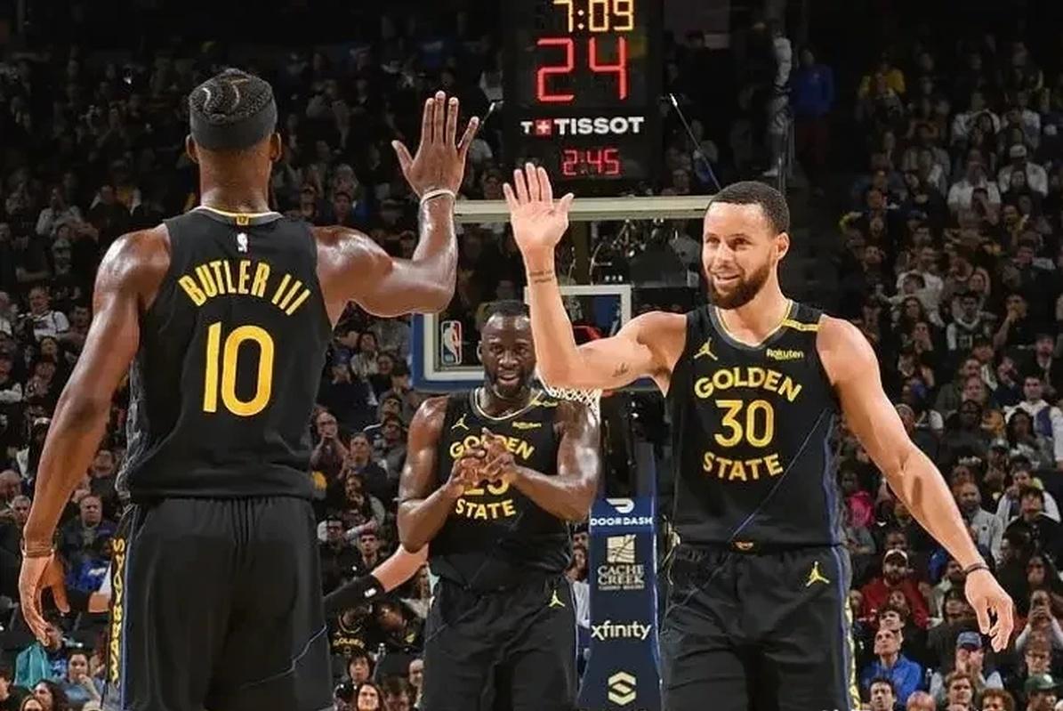 关于勇士队主场双杀,迎来三连胜,表现亮眼的信息 关于勇士队主场双杀,迎来三连胜,表现亮眼的信息