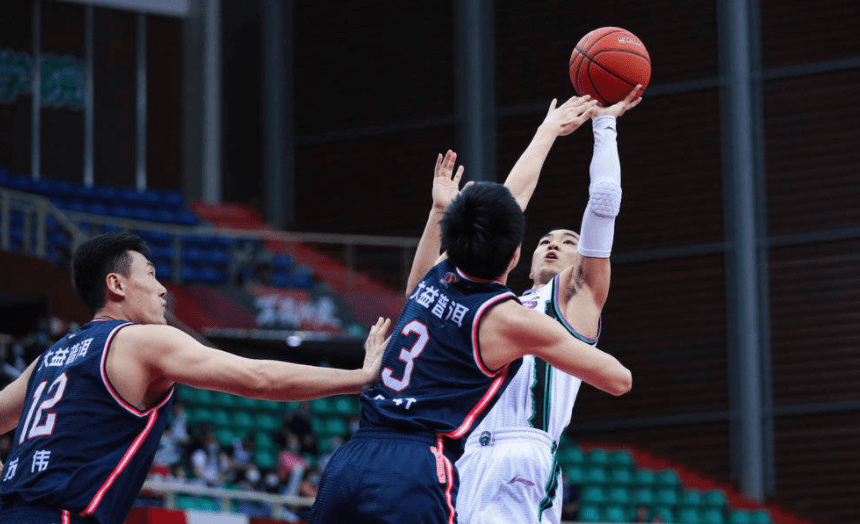 伯尔尼亚场不敌强手遗憾出局，引发热议