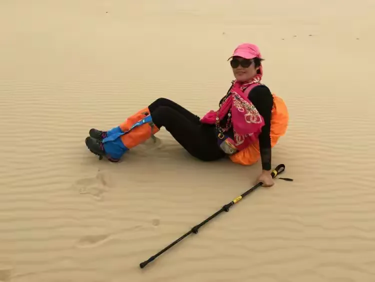 战绩蹣跚，球队面临滑坡危机，掌声雷动