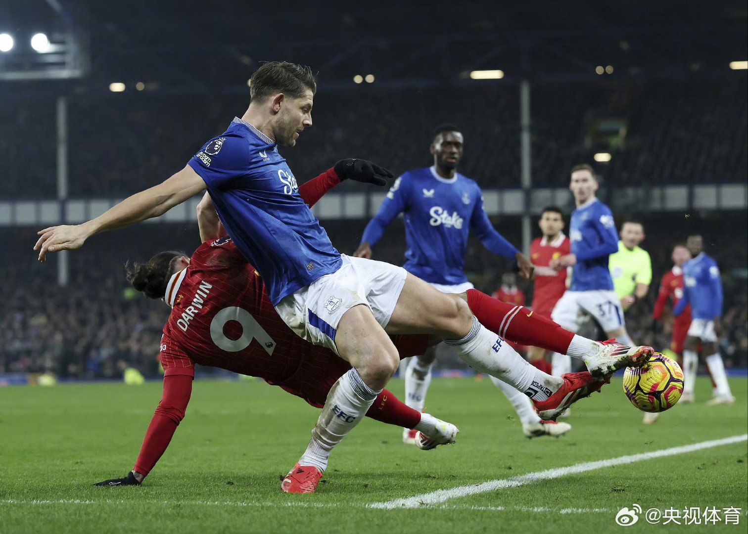 埃弗顿客场遭逆转,纽卡斯尔连胜赢得三分,振奋人心 埃弗顿客场遭逆转,纽卡斯尔连胜赢得三分,振奋人心