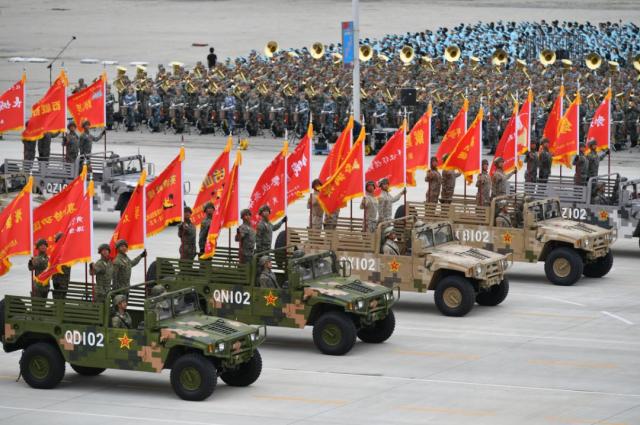 纠缠不清的争夺,场上较量令人热血沸腾,振奋人心 纠缠不清的争夺,场上较量令人热血沸腾,振奋人心