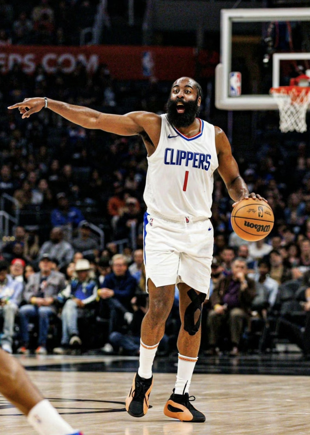 勇士横扫四川队，哈登扛起全队