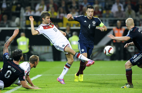 奥地利横扫多特蒙德,穆勒关键制胜 奥地利横扫多特蒙德,穆勒关键制胜