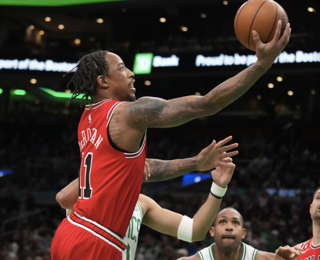 辽宁队力克勇士,德罗赞高光表现 辽宁队力克勇士,德罗赞高光表现